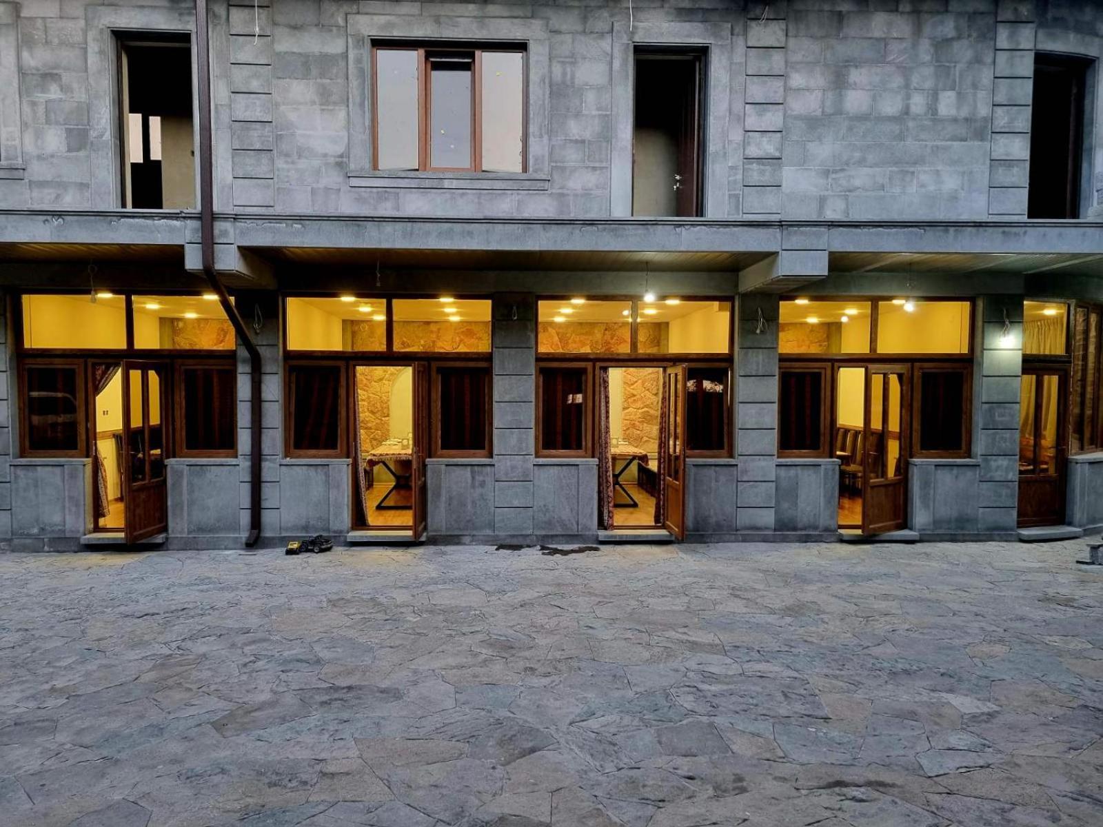 Rubin Hotel Горис Екстериор снимка