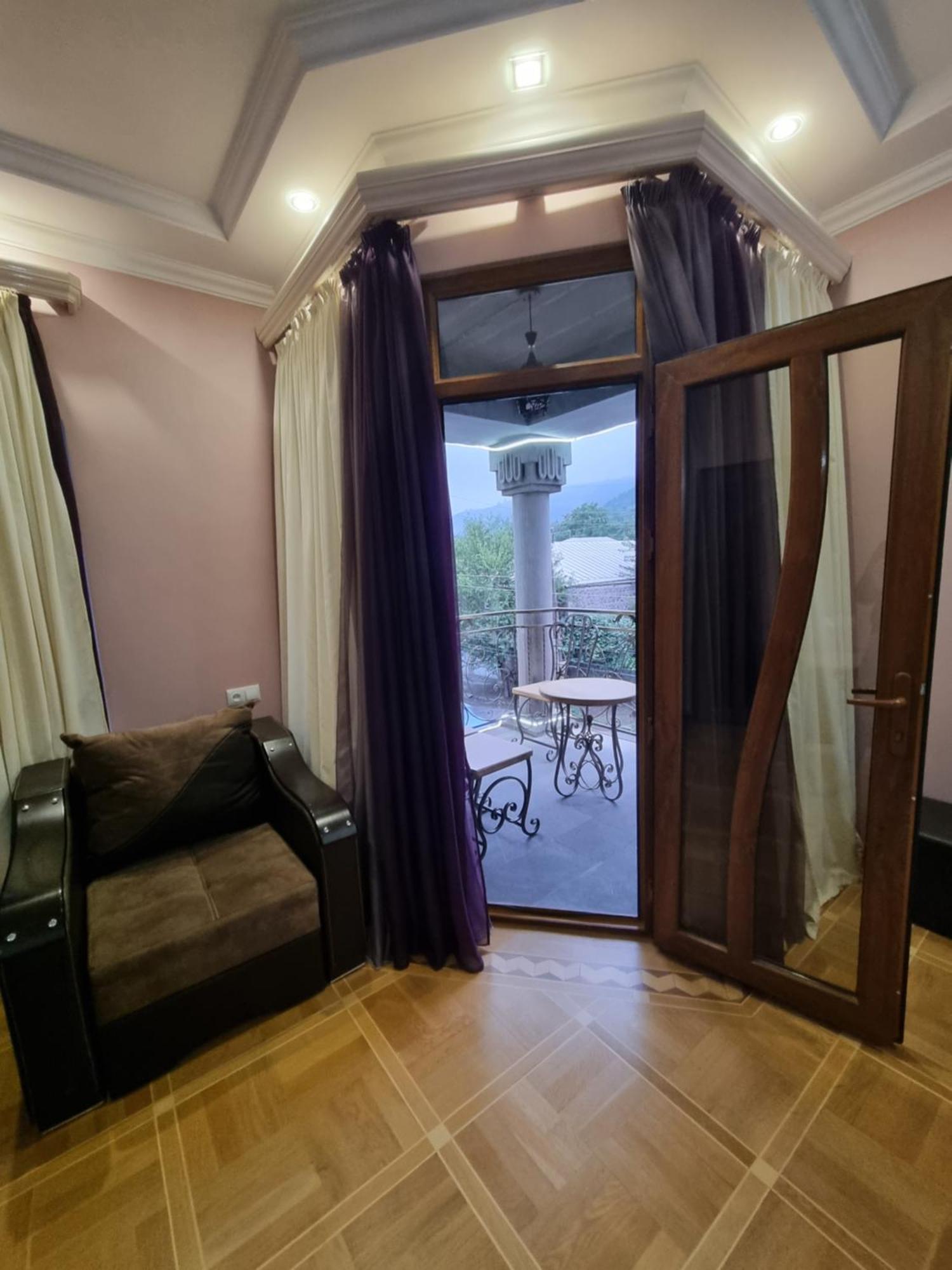 Rubin Hotel Горис Екстериор снимка