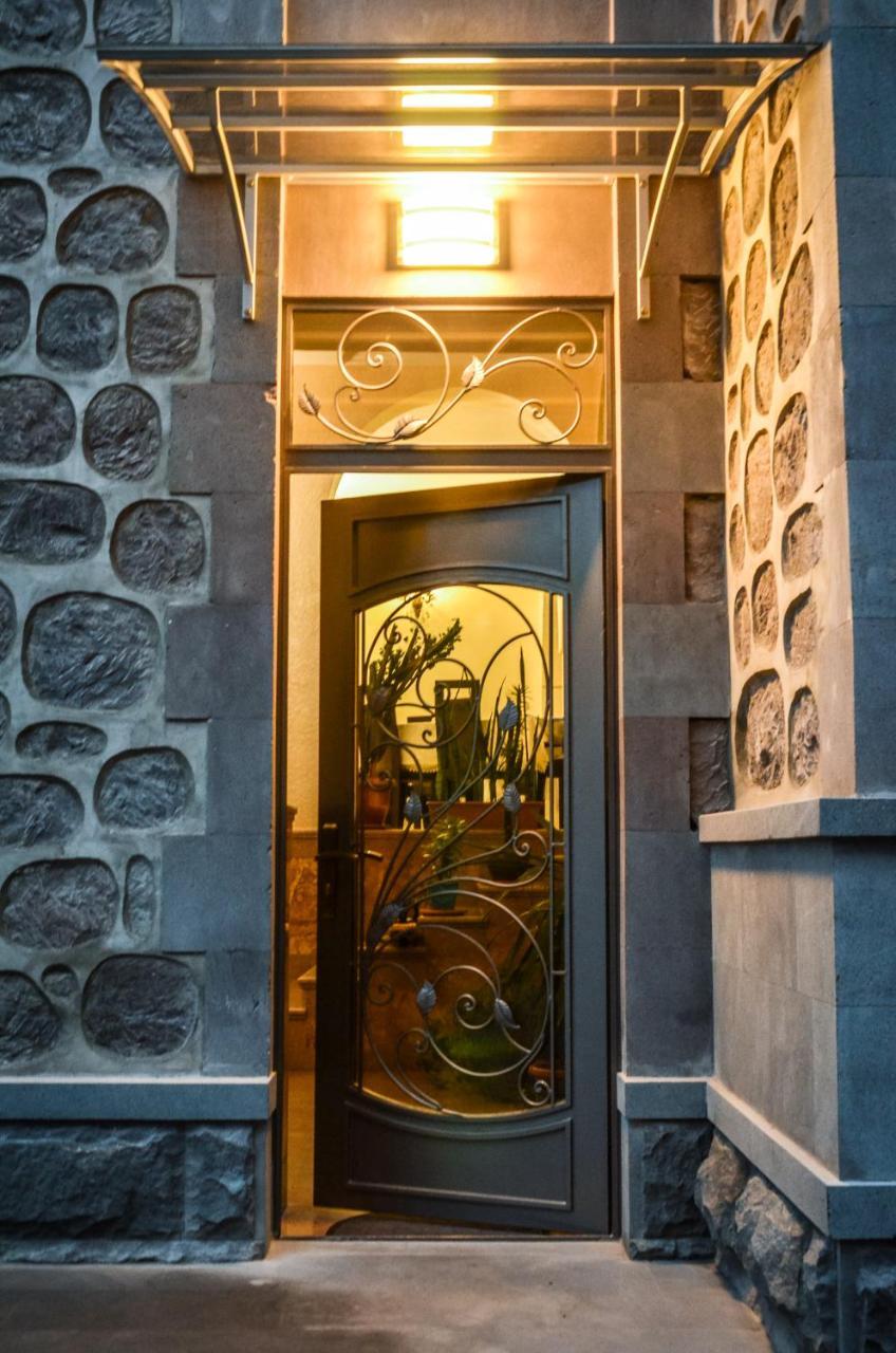 Rubin Hotel Горис Екстериор снимка