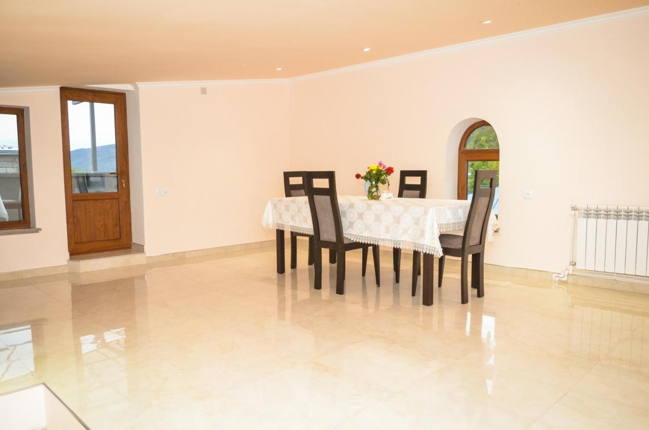Rubin Hotel Горис Екстериор снимка