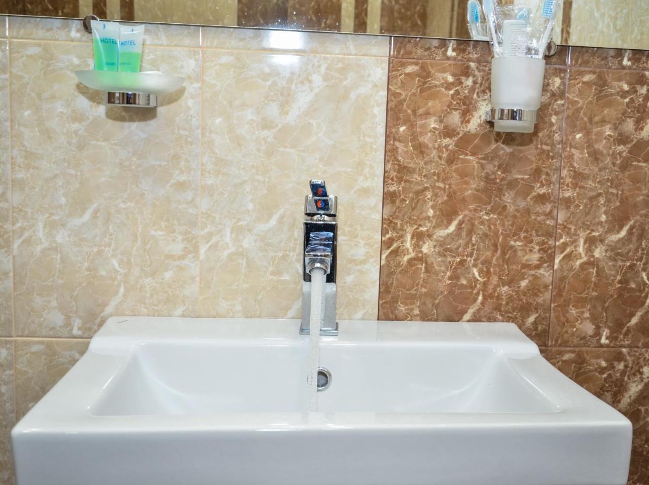 Rubin Hotel Горис Екстериор снимка