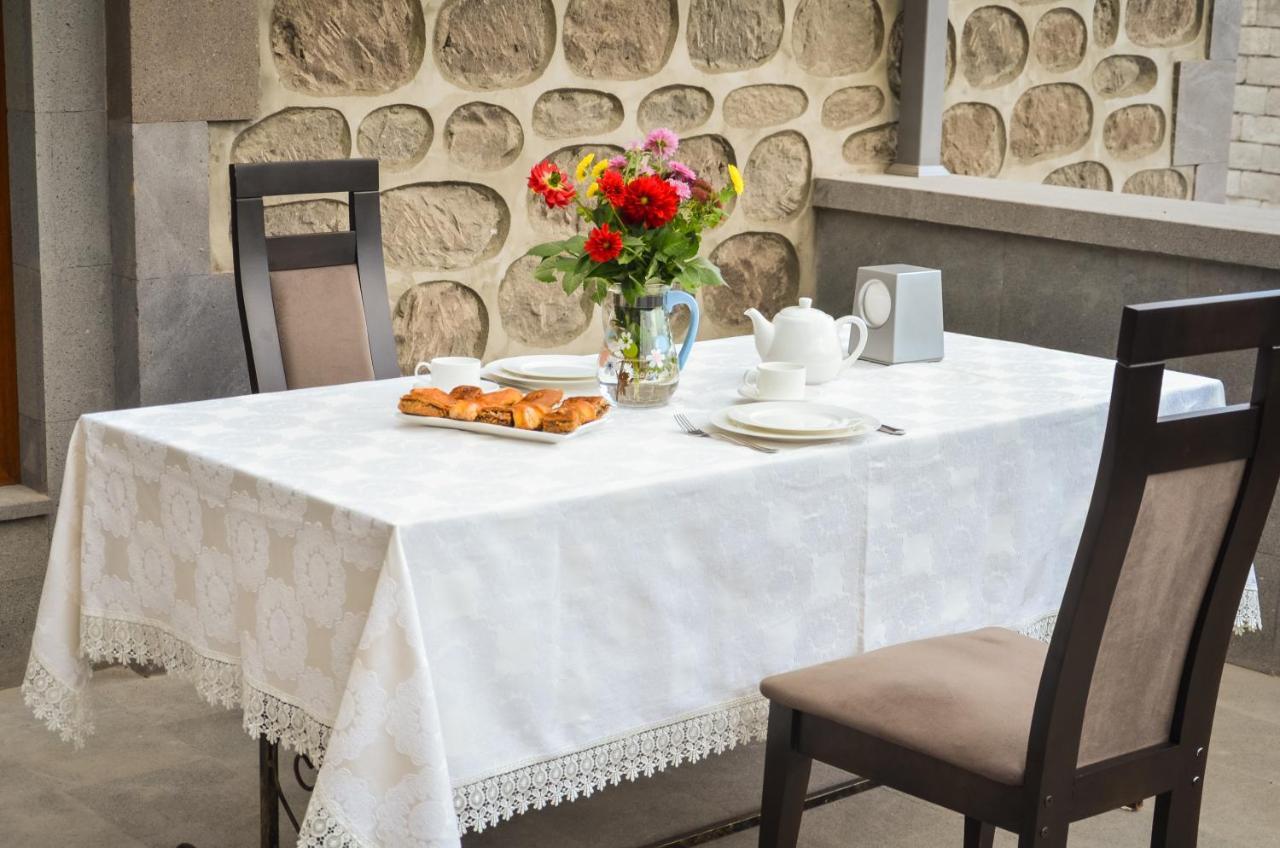 Rubin Hotel Горис Екстериор снимка